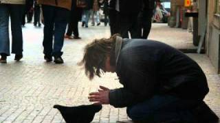 Yaar ko Hum Ney Ja Bjaa Dekha Sung By &#39;Ustad&#39; Abida Parveen presented by Balwant Gurunay.wmv