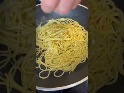 Chef Andrea Palmieri e la Carbonara essenziale con il guanciale Brugnolo