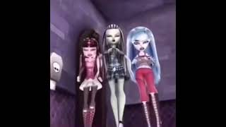 stan twitter: monster high serving with miss camaraderie by azealia banks playing in the background