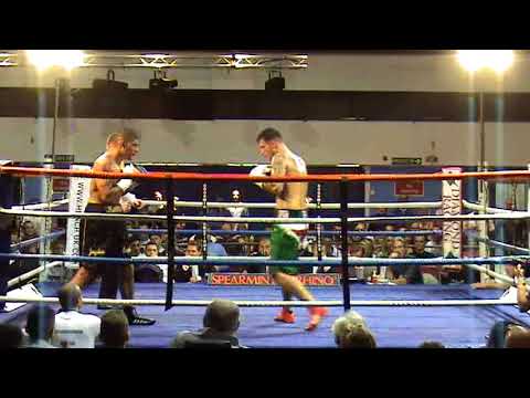 Chris Hobbs vs Sam Couzens