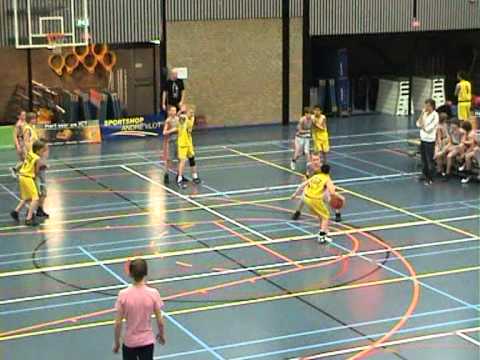 10 march 2012 Rivertrotters U14vs Klipperstars U14 61-48 4th period.mpg