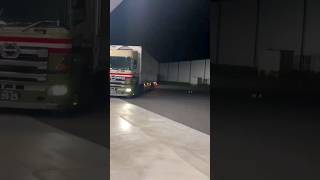 Download lagu Viral‼️ orang jawa jadi sopir truk di jepang‼️ #viral #fyp #shorts #sopirtruk #truck #foryou #hino mp3