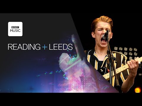 Stereo Honey - What Makes A Man (Reading + Leeds 2018)