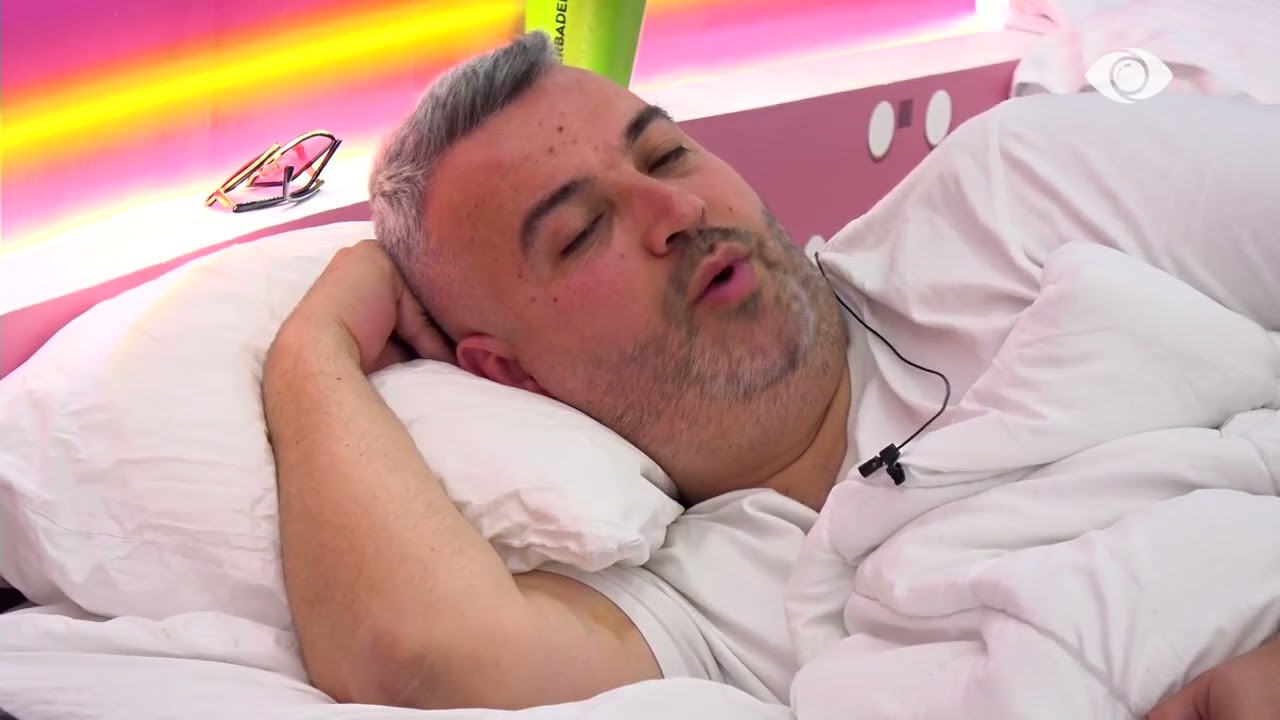 “Burrëria jote vdiq dje”/ Vijon debati mes Mateos dhe Rogertit: Mos thuaj më që je malësor