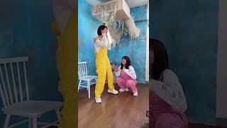 先輩のポージングがダサ過ぎて爆笑 #shorts