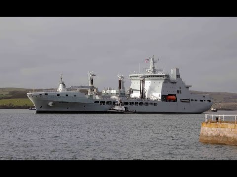 RFA TIDESURGE A138 LEAVES DEVONPORT NAVAL BASE AT MUTTON COVE - 13th February 2019