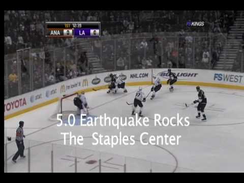 An Earthquake rocks the Staples Center during the LA Kings hockey game