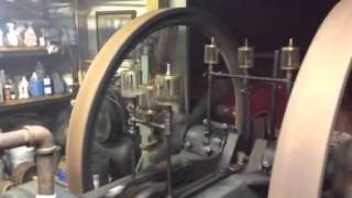 preview picture of video 'Starting 25 HP Ball oil field engine by hand'