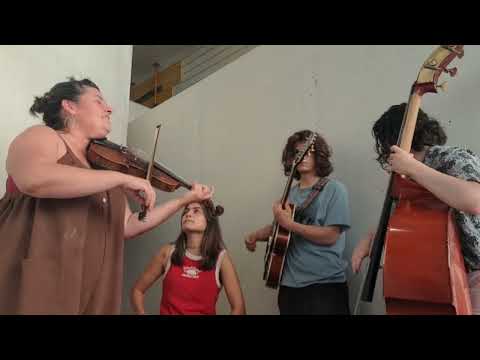 Ajde Jano, (serbian)  Cara Rose, Riley Fitzgerald, Zach Cornell, Carlee Morales. Berklee Valencia