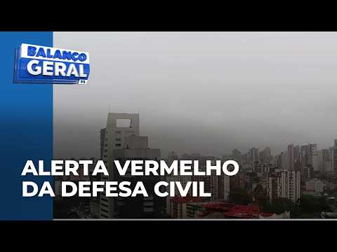 Dia vira noite e temporal chega com ventania; bueiro transbordam e deixam ruas alagadas