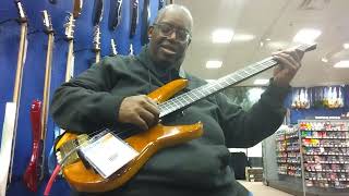 Video thumbnail for WASHBURN Status Series 1000 Bass - maxproud by maxproud