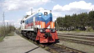 preview picture of video 'Locomotive on the station Uglich / Тепловоз на станции Углич'