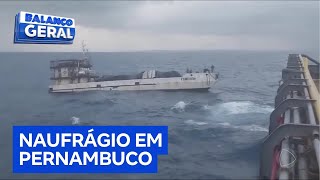 Buscas por desaparecidos após naufrágio em Pernambuco continuam