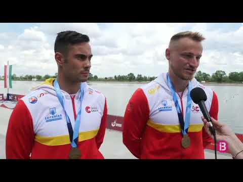 Marcus Cooper Walz es penja la medalla d’or en K2 500 a la Copa del Món de Szeged