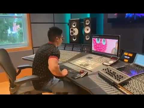 Volvimos de Martina la peligrosa ft Chyno Miranda .... ESPECTACULAR 😻🙊