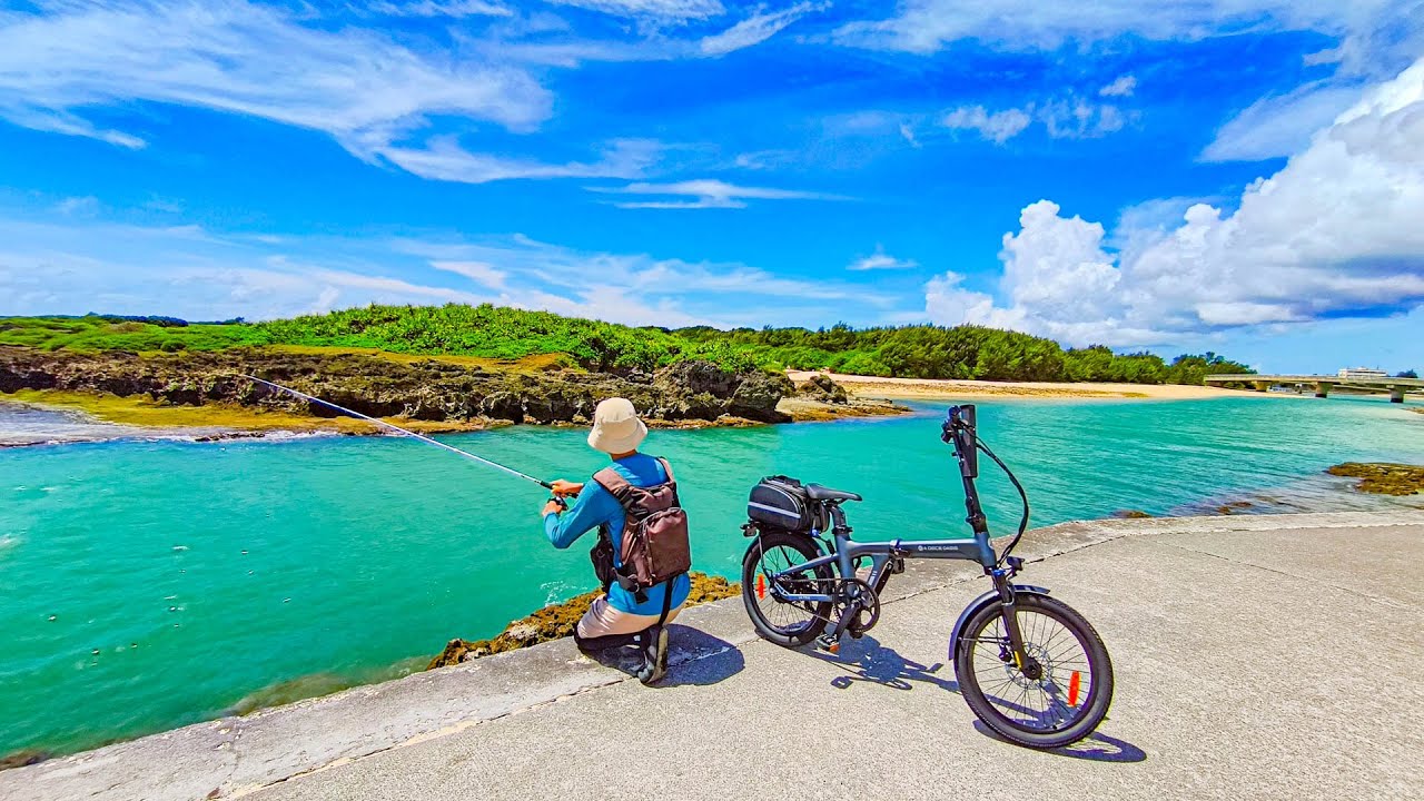 海鮮丼のネタを仕入れに、自転車で釣りに行く男。