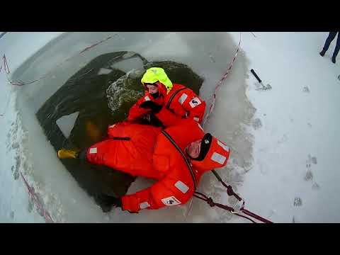 Výcvik - záchrana osoby, která se propadla ledem - JSDH Žďárec u Seče