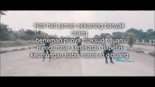 Panjat sosial Lirik Video