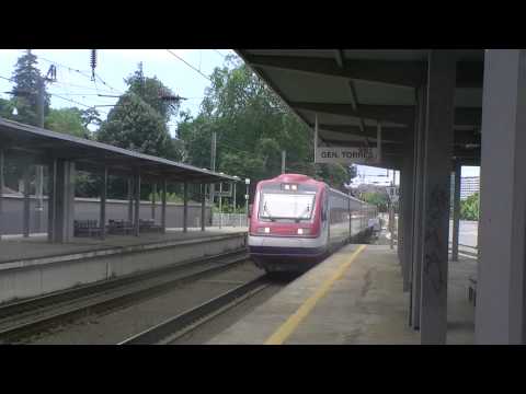 Comboios de Portugal Alfa Pendular 4000 EMU 4003 passes General Torres Station