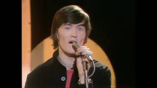 THE UNDERTONES - HERE COMES THE SUMMER - TOP OF THE POPS -  26/7/79 [RESTORED]
