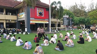 Download lagu Dozens of High School Students Arrested During Graduation Convoy mp3 Download lagu Dozens of High School Students Arrested During Graduation Convoy mp3
