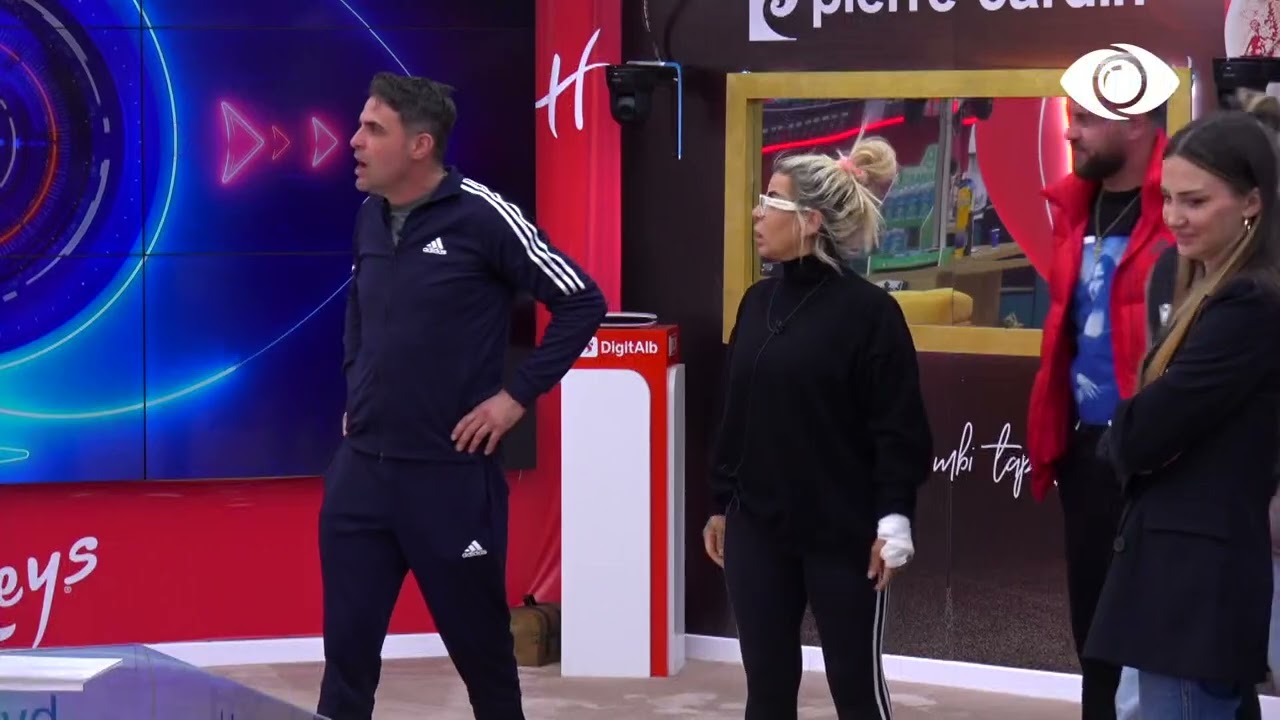 Zarfi/ Banorët duhet të ndahen në 2 grupe dhe të luajnë me pantonime