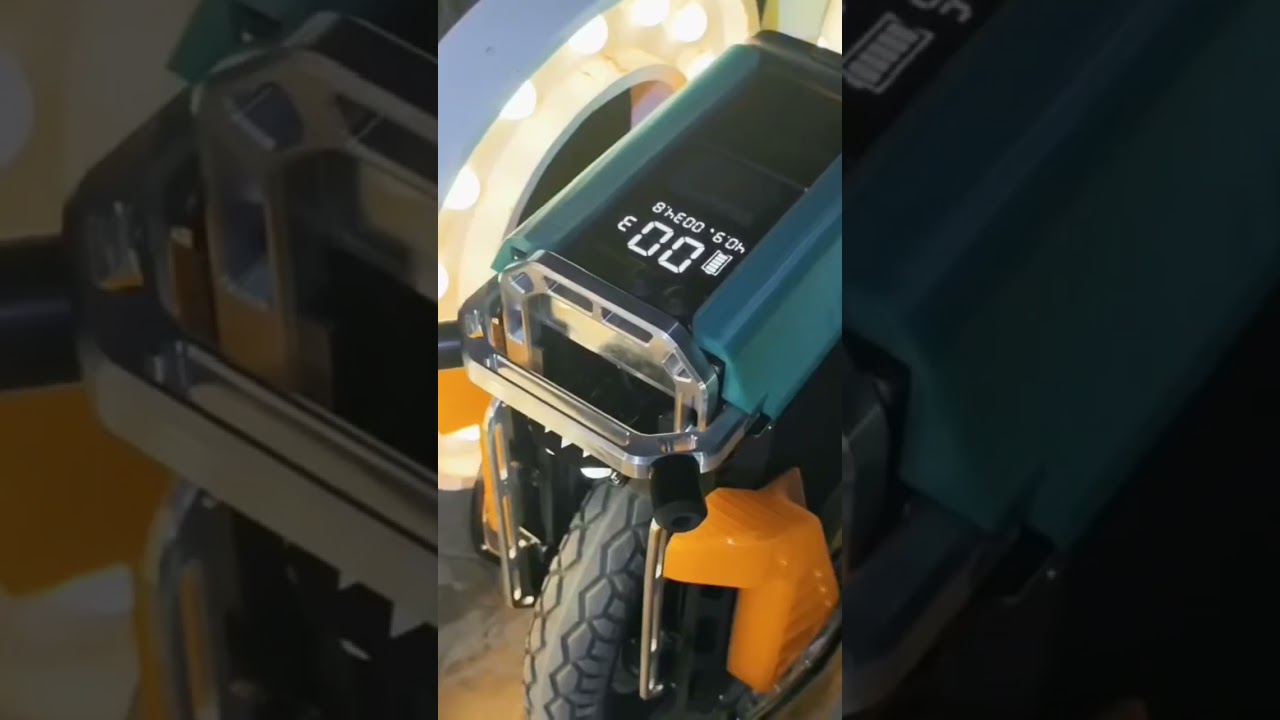 Extreme Bull Commander Mini Packs Big-Wheel Power Into a 16-Inch Suspension Frame