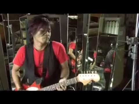 ESTRANGED - Yang Pernah (Official Music Video)
