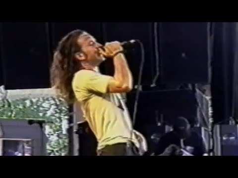 Pearl Jam - Alpine Valley Music Theatre, East Troy, WI - Lollapalooza Festival (08/29/1992)