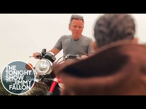 伊萬-麥格雷戈在《今夜秀》中的史詩級摩托車特技。 (Ewan McGregor’s Epic Motorcycle Stunt for the Tonight Show)