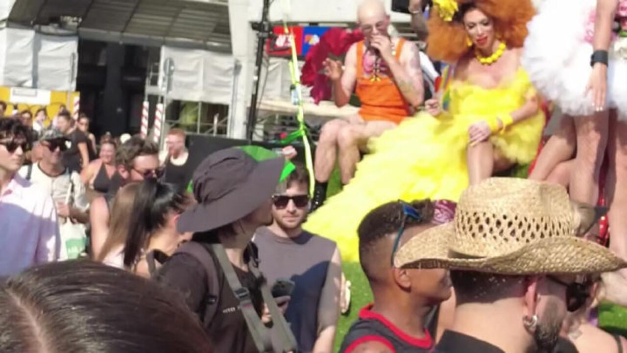 Paola Barale sale sul carro del MilanoPride: "Buon Pride"