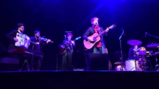 Colin Gilmore &amp; Velvet Caravan perform Blue Shadows