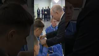 Download lagu Putin Awards Soldiers. A Moment of Honor. 🎖️ mp3 Download lagu Putin Awards Soldiers. A Moment of Honor. 🎖️ mp3