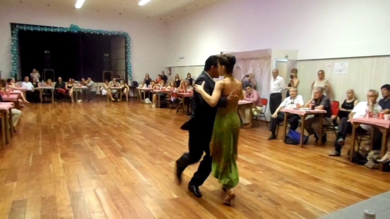 Francisco Forquera y Daiana Pujol bailan "Hasta siempre amor" en La Friulana Tango