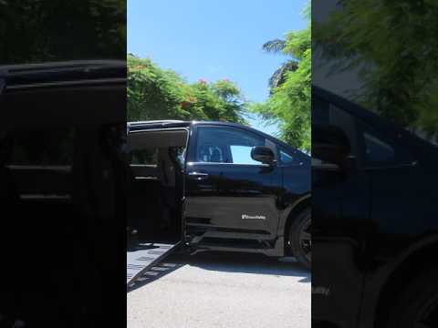 2020 Black /Black Toyota Sienna SE 8-Passenger (5TDXZ3DC3LS) with an 3.5L V6 EFI DOHC 24V engine, 8A transmission, located at 4301 Oak Circle #19, Boca Raton, FL, 33431, (954) 561-2499, 26.388472, -80.084045 - Photo#0