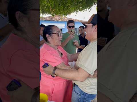 Na nossa ida a Dirceu Arcoverde, passamos na dona Clarice para parabenizá-la pelo seu aniversário.