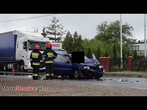 23.06.2017 Oleśnica, Spalice: zderzenie samochodu z ciężarówką