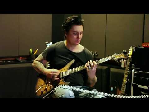 Synyster Gates checking tones - 04.15.2018
