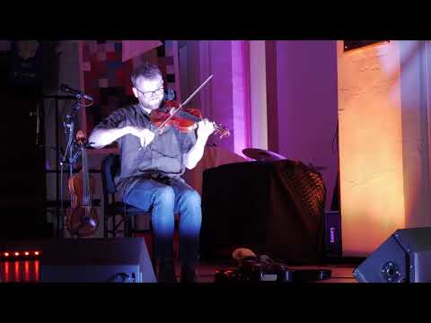 Sam Sweeney - Highway To Warrington/Steppy Downs Road (live at Downend Folk Club)