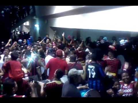 "AFICIONADOS507 BARRA LOS 300 DESDE LOS PASILLOS DEL ROMMEL FERNANDEZ" Barra: Barra Los 300 &bull; Club: Sporting San Miguelito