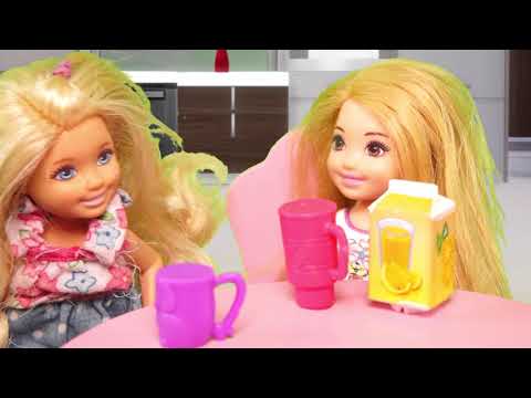 Rodzinka Barbie - Julka sama w domu. Bajka dla dzieci po polsku. The Sims 4. Odc. 91