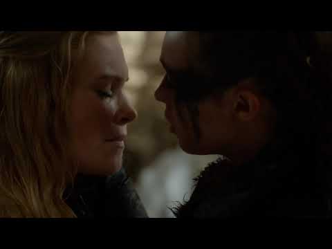 clarke and lexa part 1 first kiss