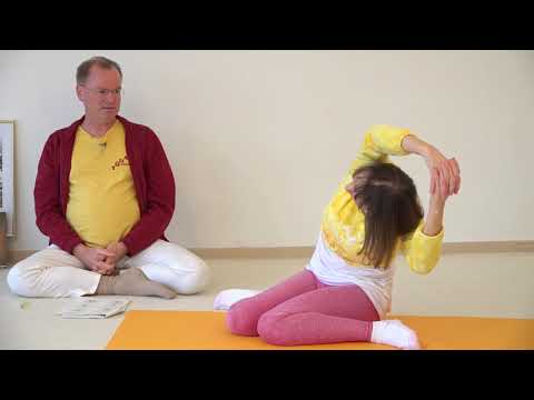 1534 Urdhva Baddha Hasta Parshva Paripurna Vajrasana