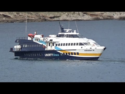 Aliscafo Adriana M in partenza dal porto di Favignana 