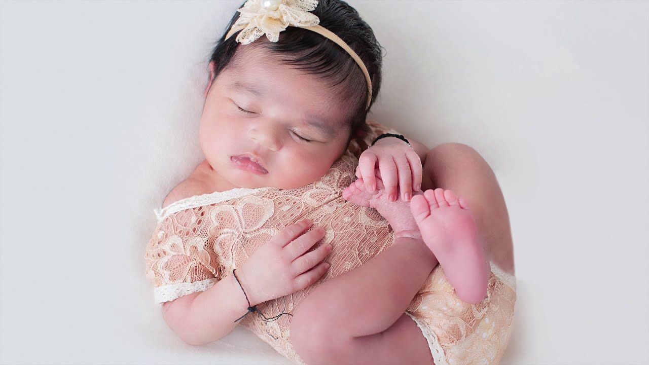 beautiful newborn photoshoot with adorable baby girl by svitlana vronska