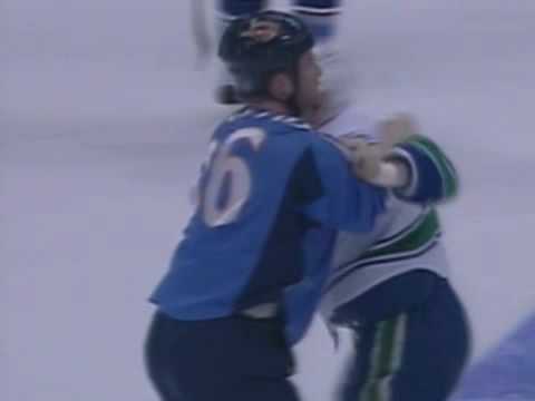 Mike Brown vs Eric Boulton Jan 2, 2009 - Sportsnet feed