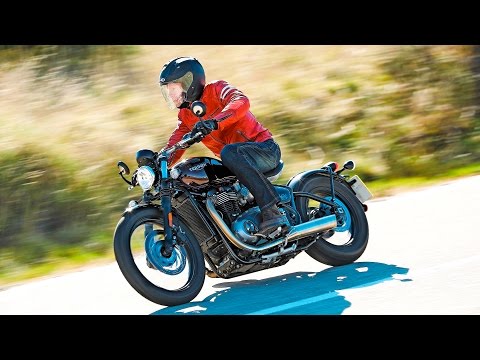 Triumph Bonneville Bobber first test – Bike Mag TV