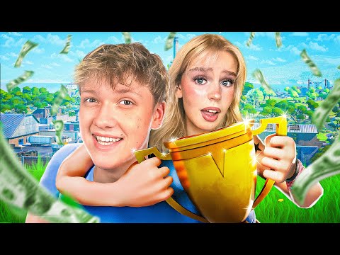 I'm playing my FIRST TOURNAMENT with my GIRLFRIEND... 😂 (big mistake)