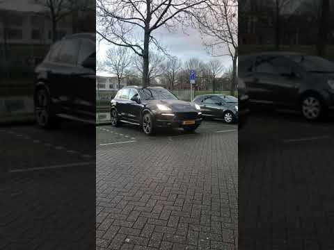 Porsche Cayenne 4.8 V8 Turbo - AKRAPOVIC