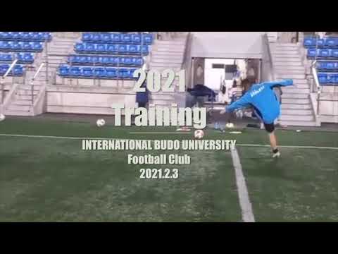「ボールを使ったフィジカルトレーニング」国際武道大学女子サッカー部練習シーン（2021年）
